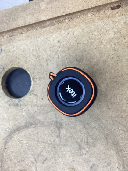itek Speaker