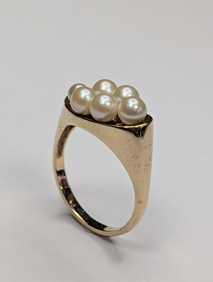 9ct Gold Angled Pearl Ring