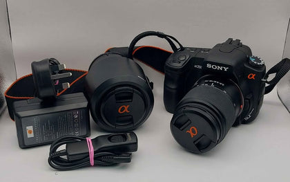 Sony alpha A200/DT 18-70-3.5-5.6 camera & Sony DT 4-5.6 55-200 with charger and carry case