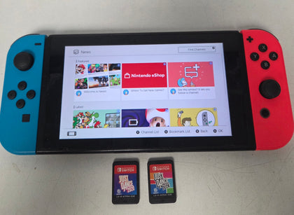Nintendo Switch Console Neon Blue/red with 2 unboxed games