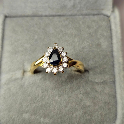 18ct Gold Ring with Diamond and Sapphire Size O
