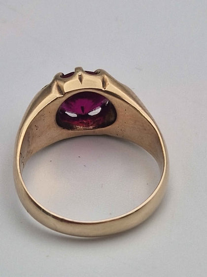 9ct Yellow Gold Dress Ring With Red Gemstone - Size M - 5.12 Grams