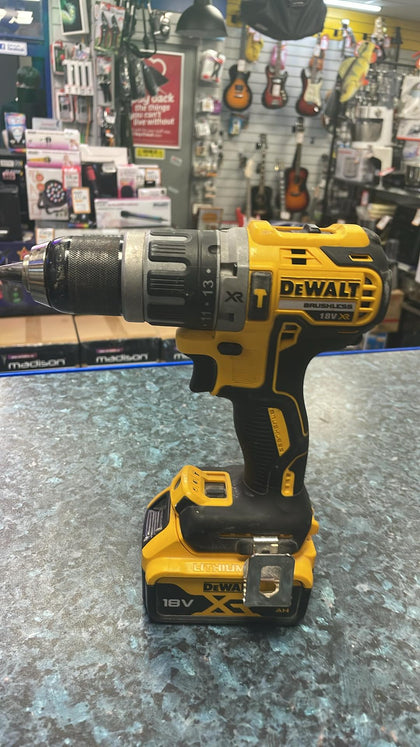 DEWALT DRILL