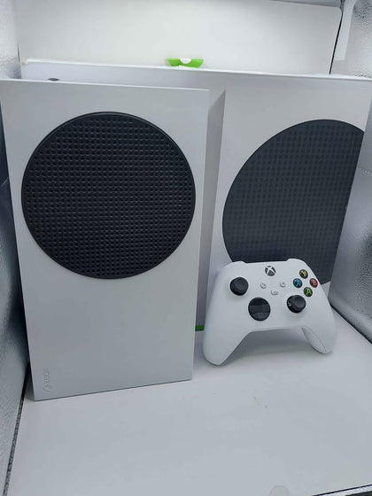 Xbox Series S Console, 512GB, White, Boxed with official white Xbox pad
