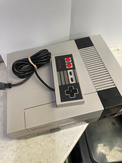 Nintendo Entertainment System Console W/Pad