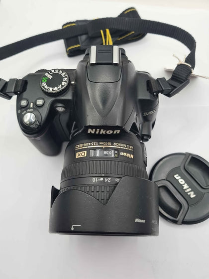 Nikon D3000 Digital SLR Camera + Nikkor AF-S DX 18-70mm F/3.5-4.5G ED-IF Lens