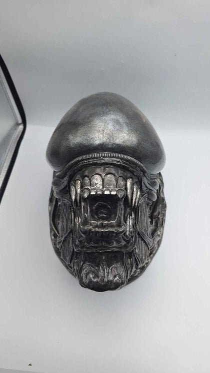 Alien Movie Xenomorph Wall Mounted Bust Display – Large Sci-Fi Horror Collectible