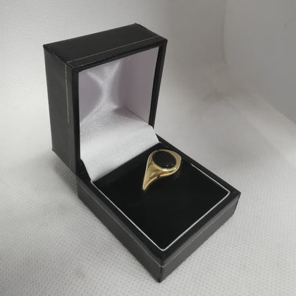 18k Gold Ring, Black Centre Stone, 750 Hallmarked and Tested, 6.70Grams, Size: U