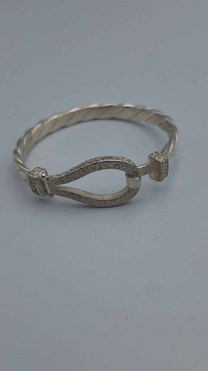 Solid 925 Sterling Silver Horseshoe Bangle - 31.42 Grams **BRAND NEW**
