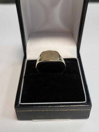 9ct Yellow Gold Signet Ring - Size Q - 2.54g