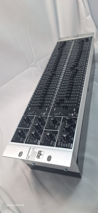Behringer FBQ6200HD Ultragraph Pro equaliser boxed