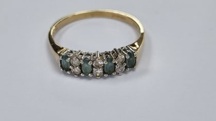 9ct gold ring green/cz stones size R