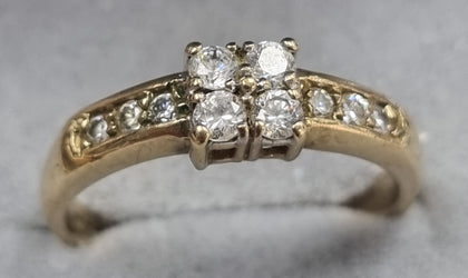 9ct gold Cz ring.