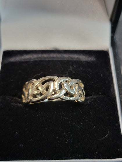 18CT White Gold Celtic Ring - 5.45g - N. Hallmarked