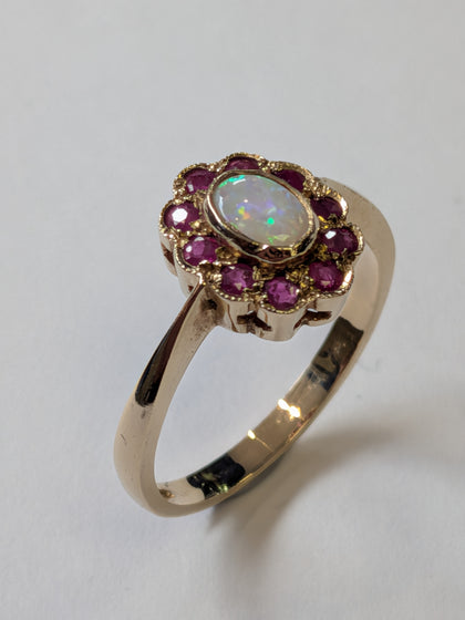 9ct Gold Red & multi coloured Stone Ring