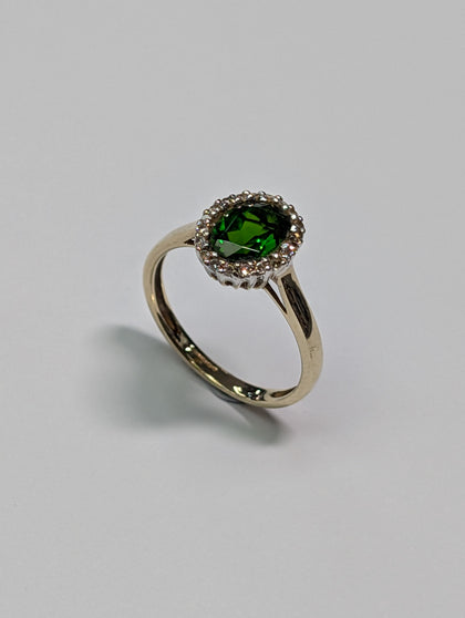 9CT GOLD DIAMOND AND EMERALD RING SIZE M 1/2