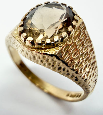 9ct yellow gold Smoky Quartz signet style ring size O