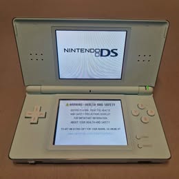 Ds Lite Console WITH CHARGER