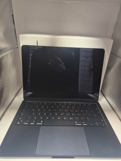 Apple MacBook Air 13-inch M3 chip MIDNIGHT