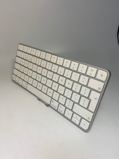 Apple Magic Keyboard (A2450)