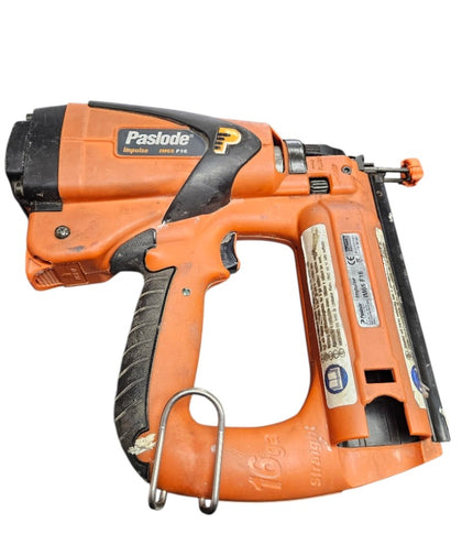 Paslode Impulse IM65 F16 Nail Gun with Battery and Charger - Case