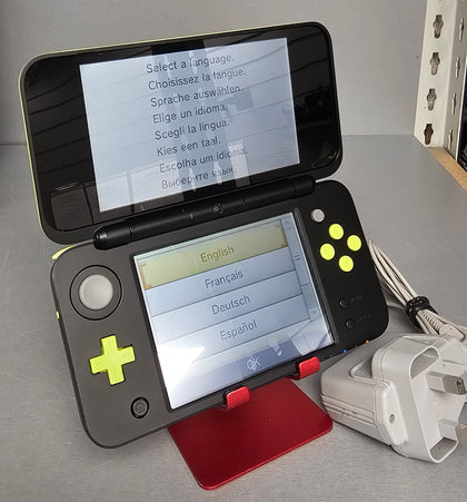 NEW 2DS XL Console, Black & Lime Green