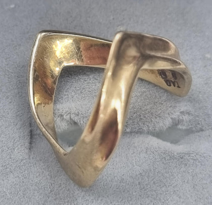 9ct Gold Wishbone Ring.