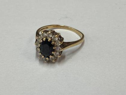 9CT GOLD RING with BLACK STONE size J