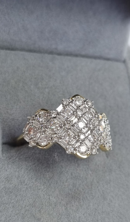 9ct gold diamond ring Size P1/2