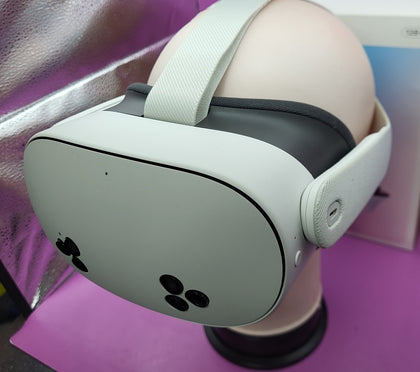 Meta Quest 3s VR Headset (With Controllers) - 128GB - Boxed