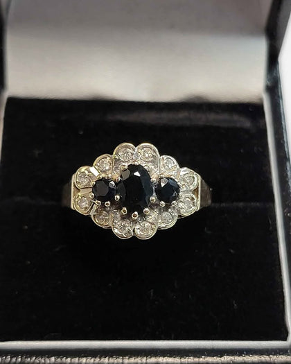 9ct Yellow Gold Ring with Clear And Black Stones - 3.53G - Size O - Hallmarked