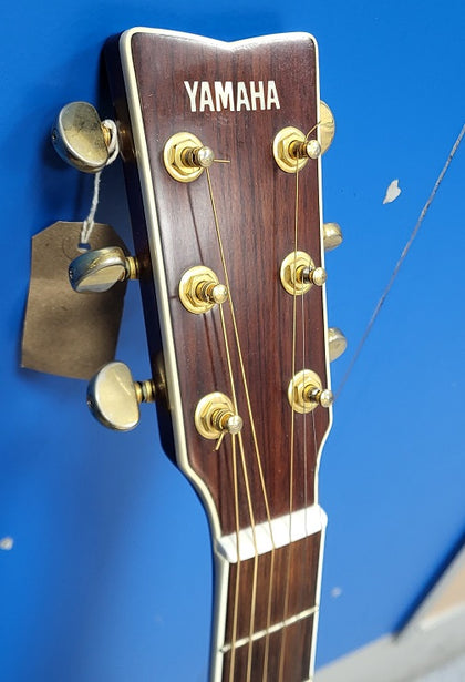 Yamaha DW-4SC VS Semi acoustic Guitar - Sunburst