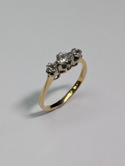 18ct Gold Triple Diamond Ring - Size G