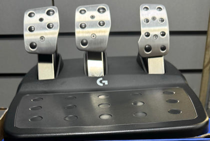 Lodgitech steering wheel + 3 PEDALS ( PS5 , PS4 , PC ) Boxed.