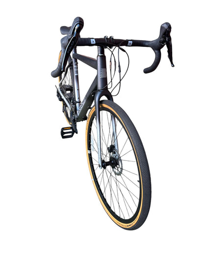 Boardman ADV 8.9 Carbon 2025 Gravel Bike