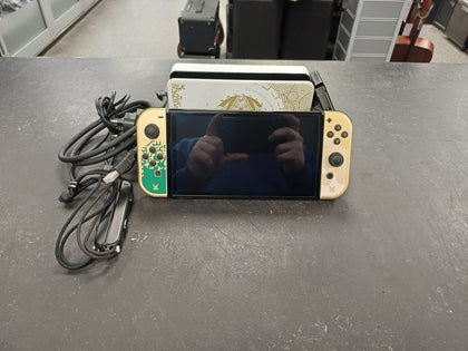 Nintendo Switch – OLED Model The Legend of Zelda: Tears of the Kingdom Edition