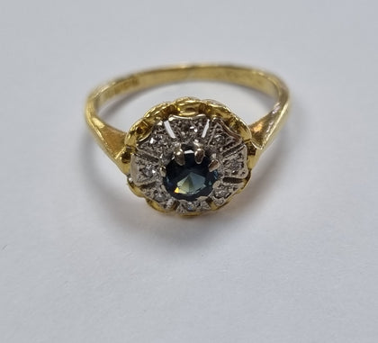 18ct GOLD RING SAPPHIRE AND DIAMOND L1/2