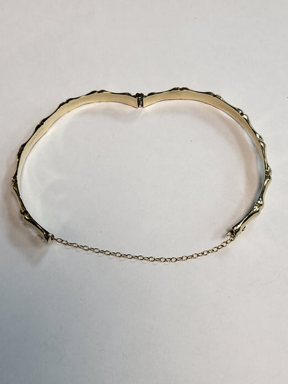9ct Yellow Gold Hinged Bamboo Style Bangle with safety chain - 8.0g