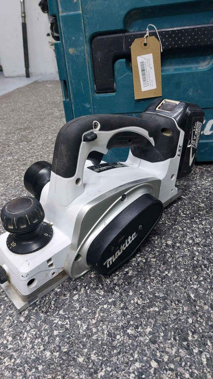 Makita 18v Cordless 82MM BKP180 Planer With 1x Makita 3.0ah Battery, Generic 5.0ah Battery & Charger.