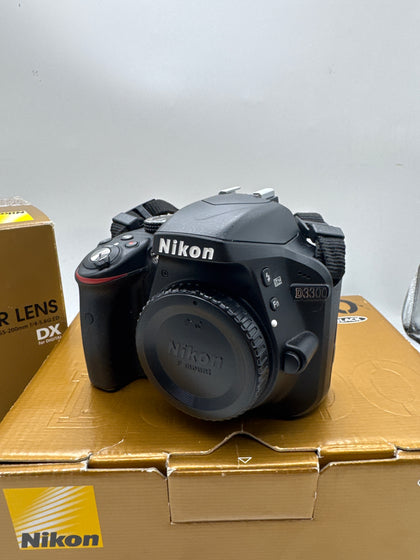 Nikon D3300 Bundle