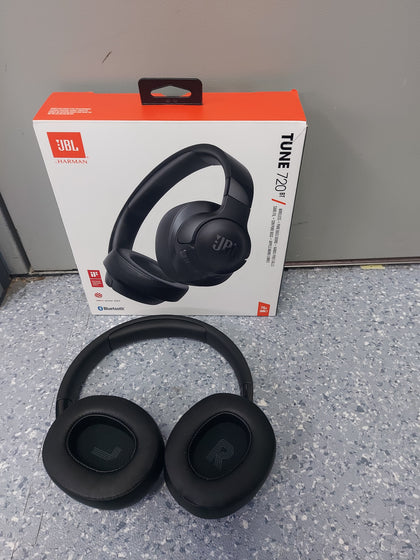 JBL Tune 720BT - Wireless Over-Ear Headphones - Black - Boxed In Excellent Condition.