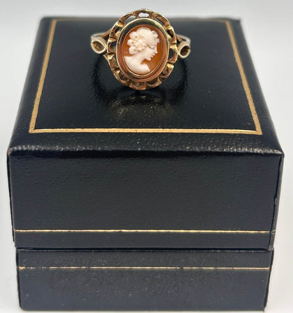 9CT 375 HALLMARKED, YELLOW GOLD RING, RING SIZE :O / 25G, BOXED