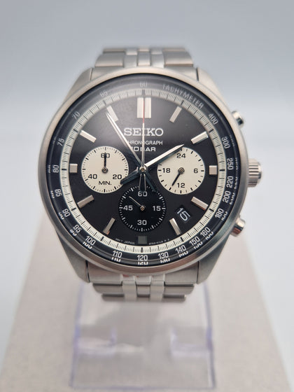 **LIKE NEW** Men's Seiko SSB429P1 stainless steel quartz chronograph watch with all links, papers and box