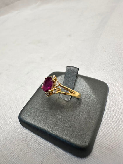 18ct Yellow Gold Pinky/Red and Clear Gem Ring Size K