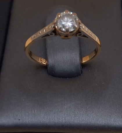 18ct 2.2G Yellow Gold Diamond Ring Size-M