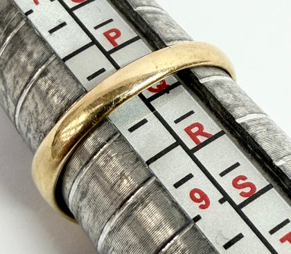9ct gold signet ring size Q 1/2