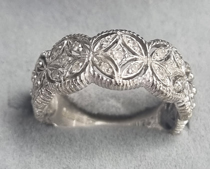 9ct White Gold Diamond Ring size N