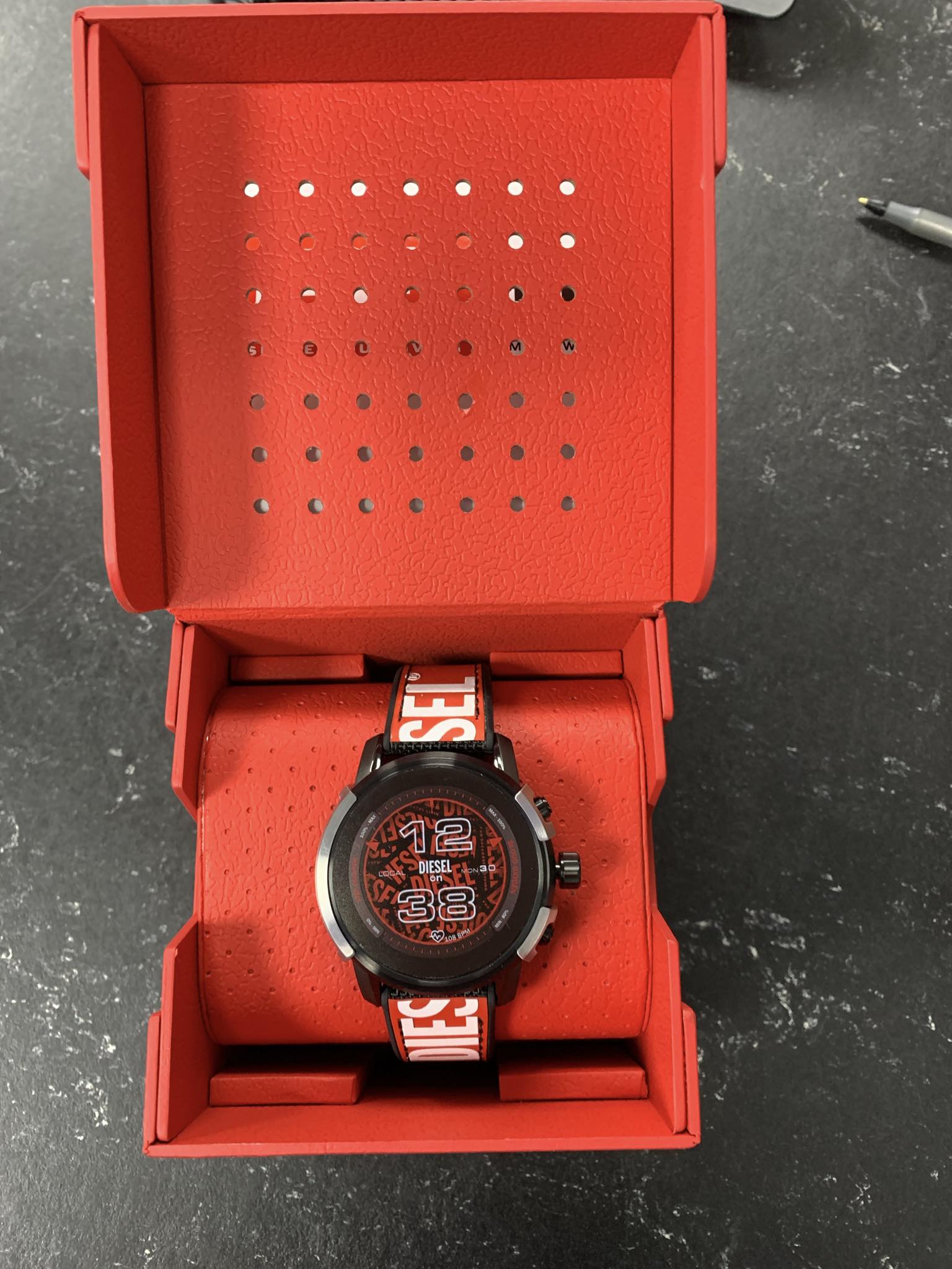 Diesel Griffed Gen 6 Smartwatch Dzt2041 Cash Generator