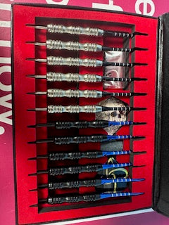 12 HAND CRAFTED DARTS INCLUDES 6 BLACK AND BLUE DARTS, 6 BLACK AND SILVER DARTS AND 2 DIFFERENT FLIGHTS BOXED