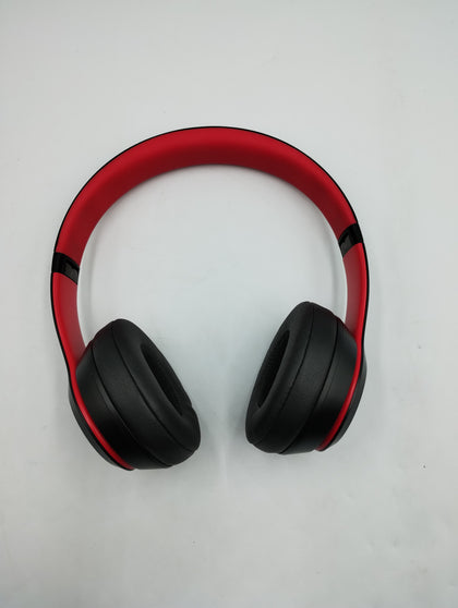 Beats Solo3 Wireless Headphones unboxed